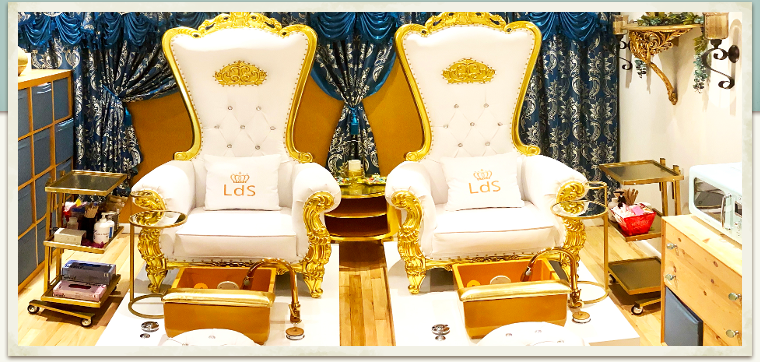 Queens Pedicure Thrones
